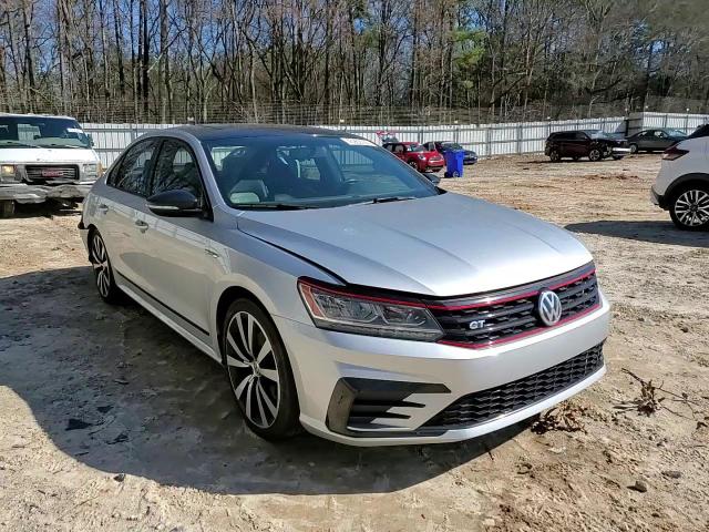 2018 Volkswagen Passat - Image 10