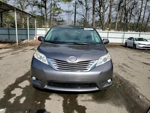 2016 Toyota Sienna - Image 14