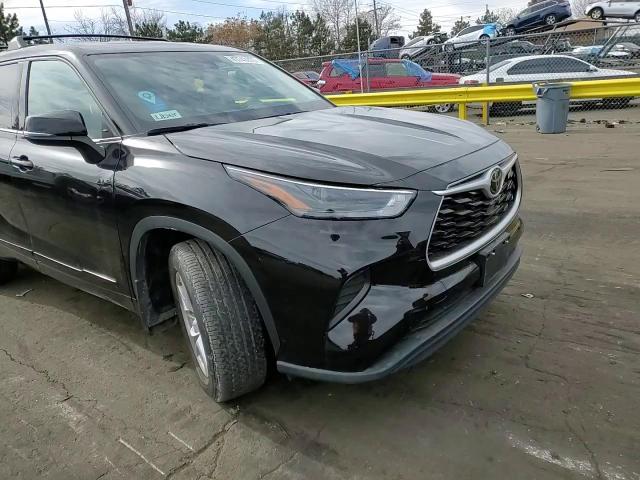 2022 Toyota Highlander - Image 11