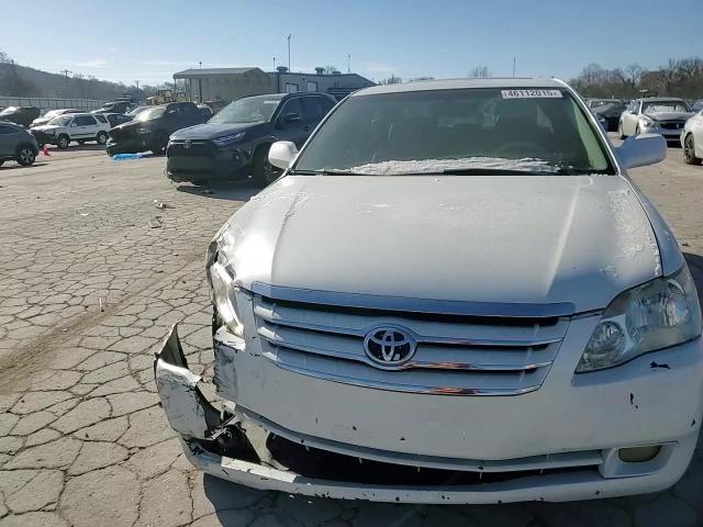 2006 Toyota Avalon - Image 11