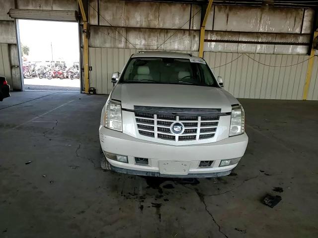 2007 Cadillac Escalade - Image 11
