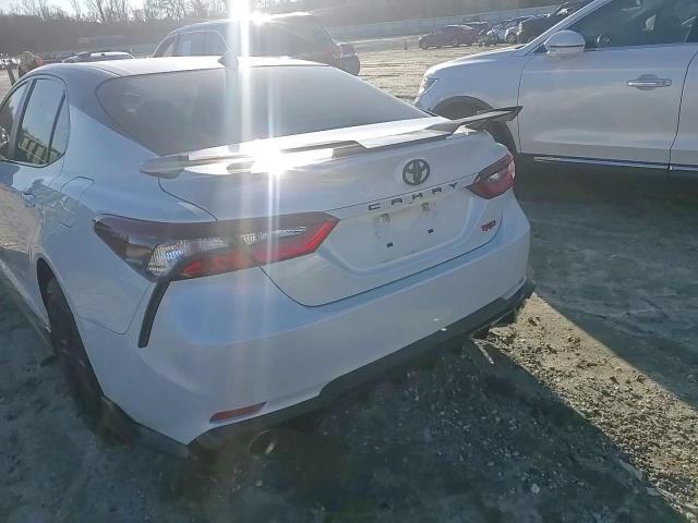2021 Toyota Camry - Image 11