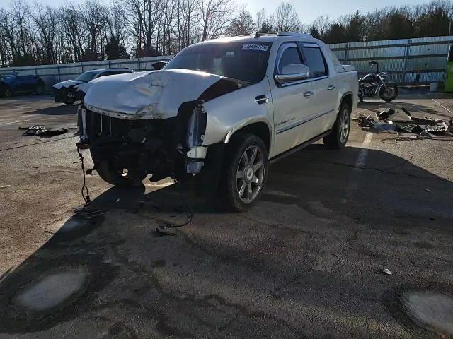 2009 Cadillac Escalade - Image 11