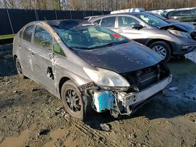 2012 Toyota Prius - Image 11