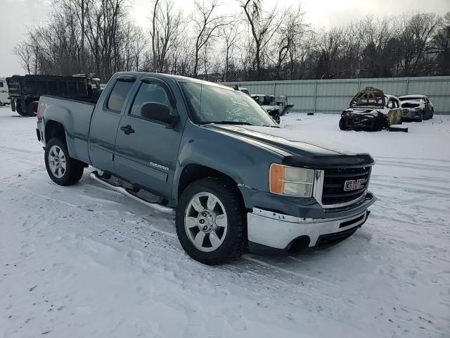 2011 GMC Sierra - Image 11