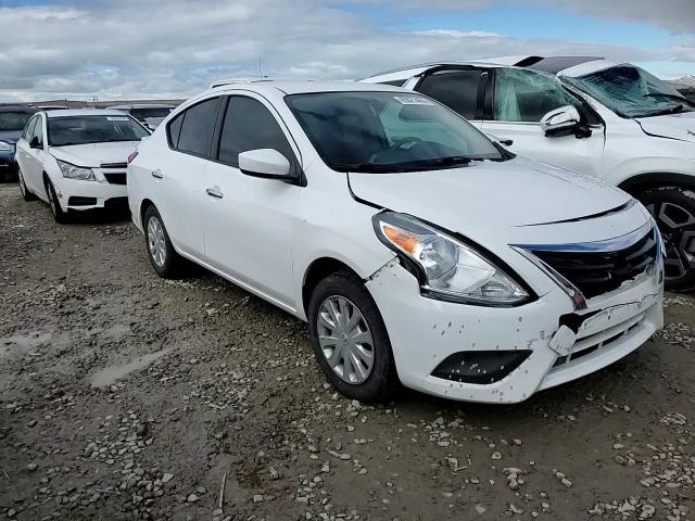 2019 Nissan Versa - Image 11