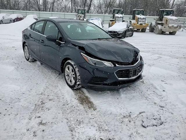 2016 Chevrolet Cruze - Image 13