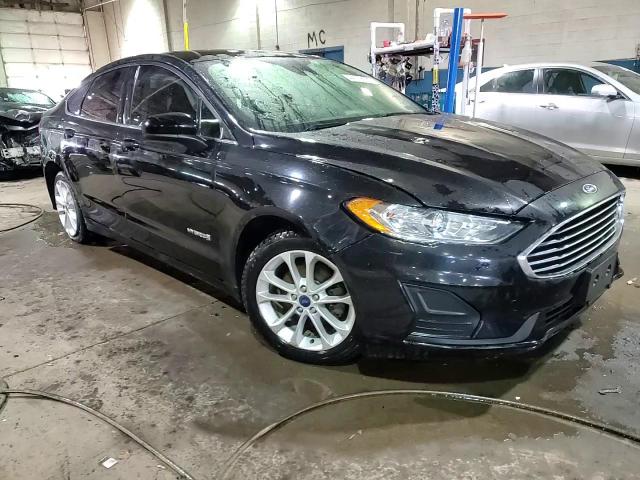 2019 Ford Fusion - Image 13