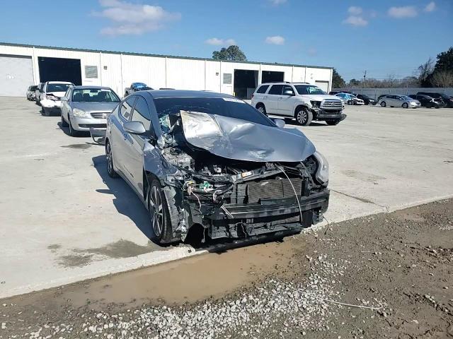 2015 Hyundai Elantra - Image 11