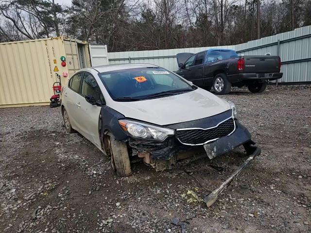 2015 Kia Forte - Image 10