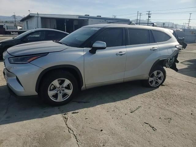 2021 Toyota Highlander - Image 12