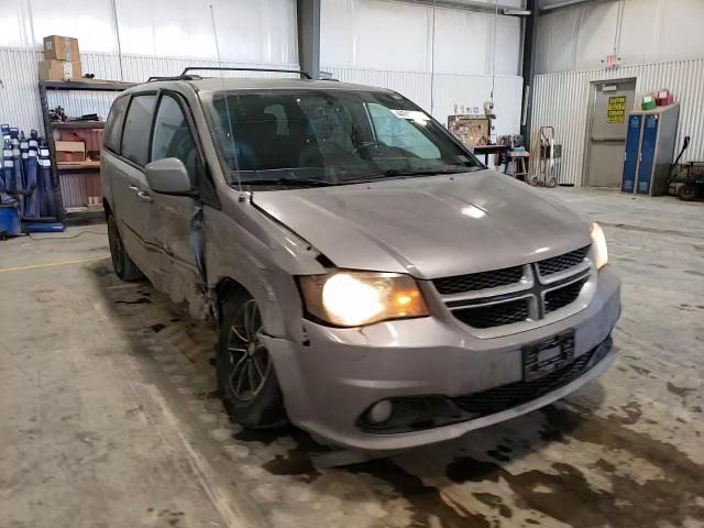 2017 Dodge Caravan - Image 12