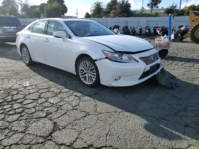 2013 Lexus ES - Image 11
