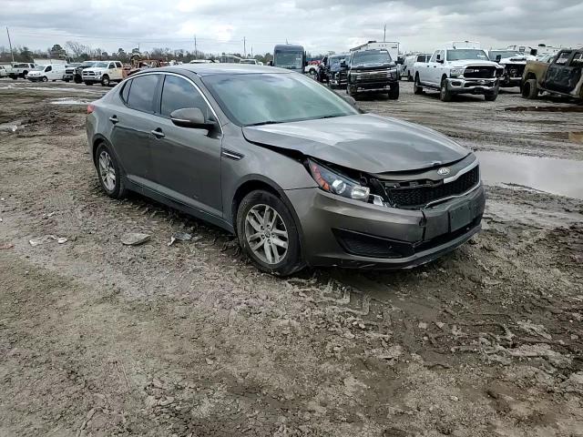 2011 Kia Optima - Image 10