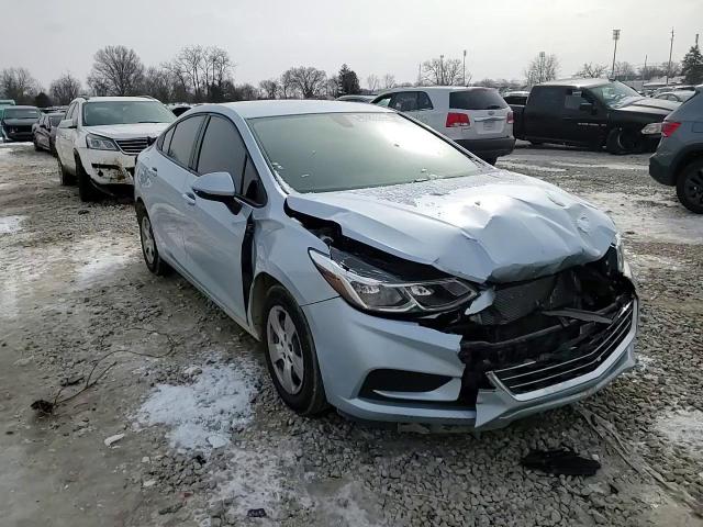 2018 Chevrolet Cruze - Image 10