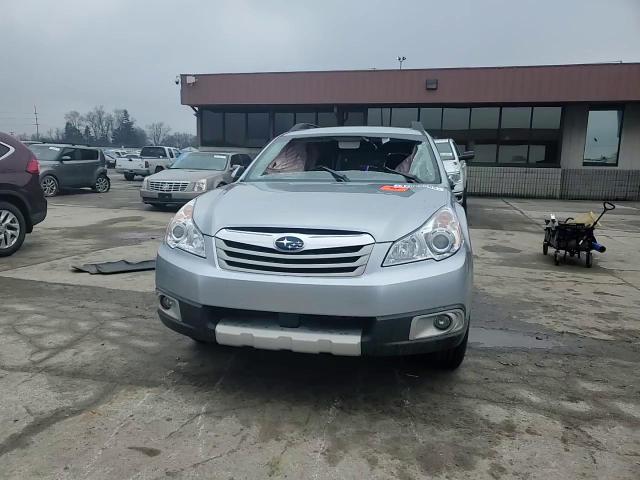2012 Subaru Outback - Image 12