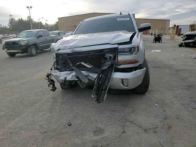 2016 Chevrolet Silverado - Image 11