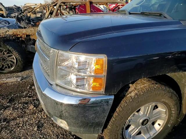 2012 Chevrolet Silverado - Image 11