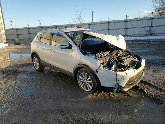 2017 Nissan Rogue - Image 10