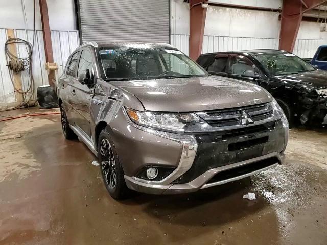 2018 Mitsubishi Outlander - Image 14