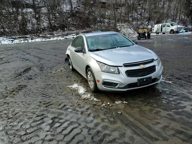 2016 Chevrolet Cruze - Image 13