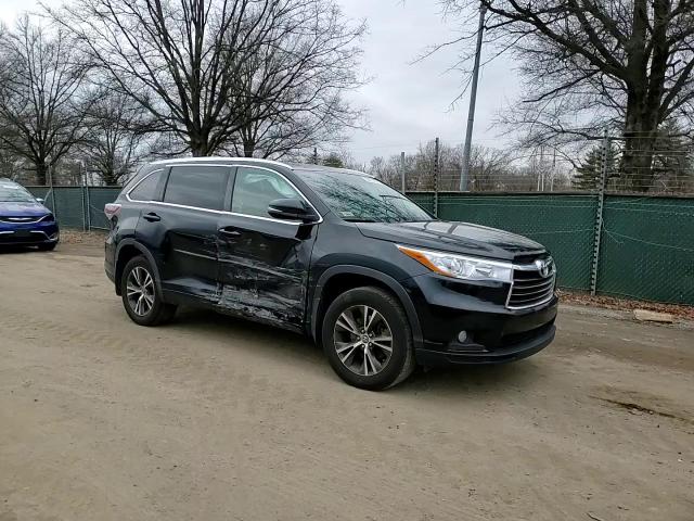 2016 Toyota Highlander - Image 11