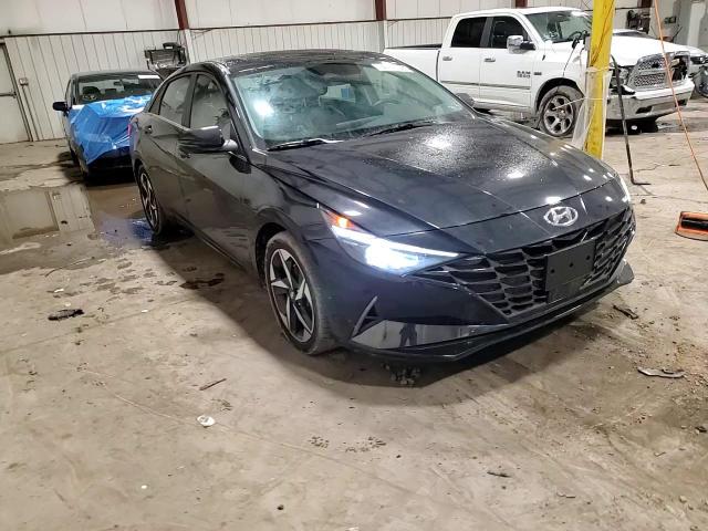 2023 Hyundai Elantra - Image 13