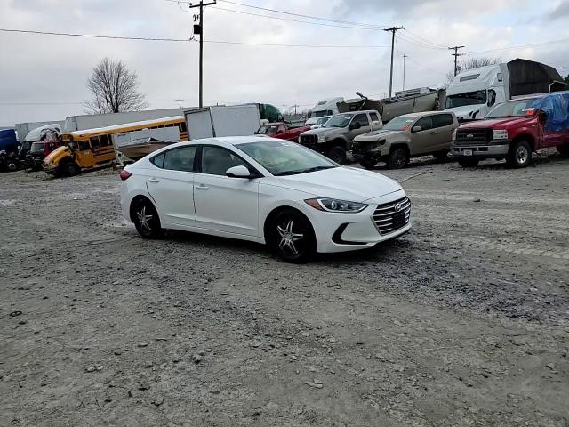 2017 Hyundai Elantra - Image 13