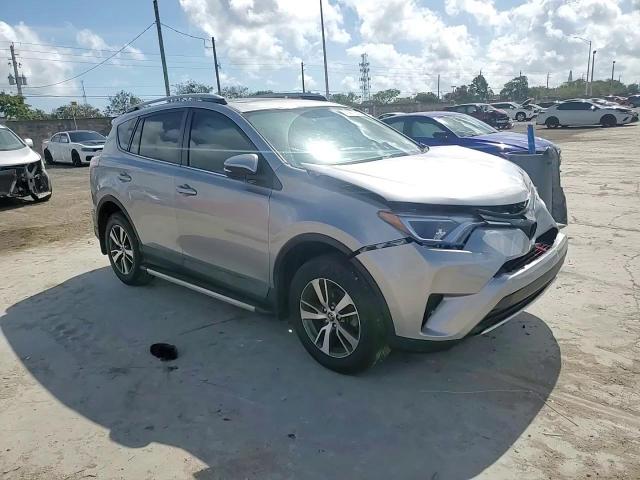 2016 Toyota RAV 4 - Image 12
