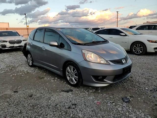 2010 Honda Fit - Image 11