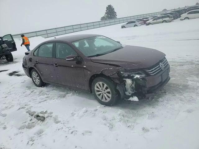 2014 Volkswagen Passat - Image 11