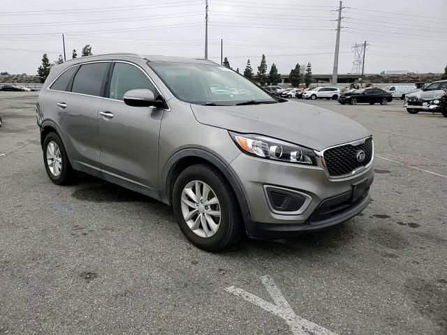 2017 Kia Sorento - Image 11
