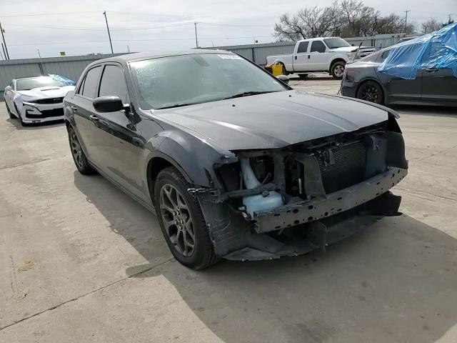 2017 Chrysler 300 - Image 11