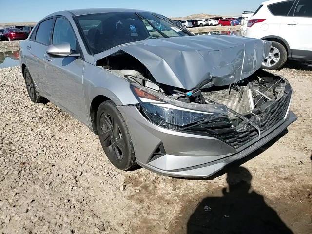 2022 Hyundai Elantra - Image 11