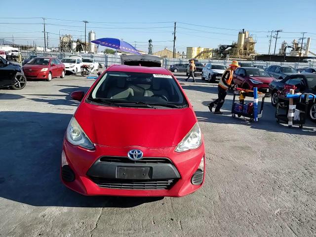 2016 Toyota Prius - Image 10