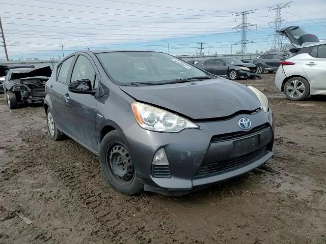 2013 Toyota Prius - Image 11