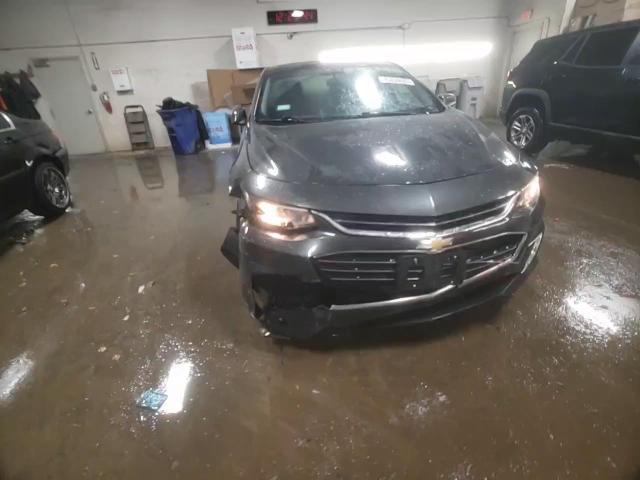 2017 Chevrolet Malibu - Image 13