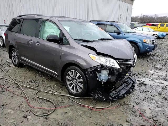 2020 Toyota Sienna - Image 14