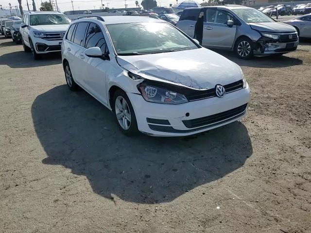 2015 Volkswagen Golf - Image 11