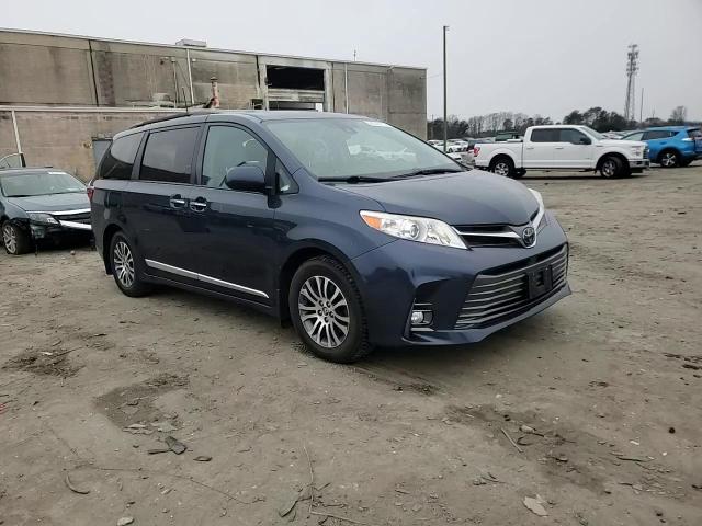 2019 Toyota Sienna - Image 12