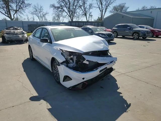 2024 Kia Forte - Image 10