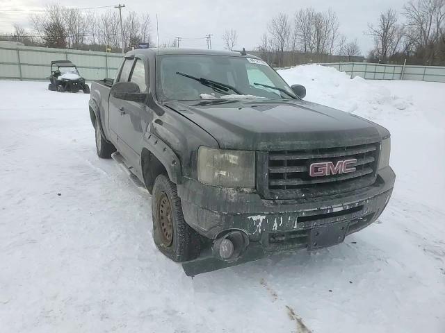 2011 GMC Sierra - Image 11
