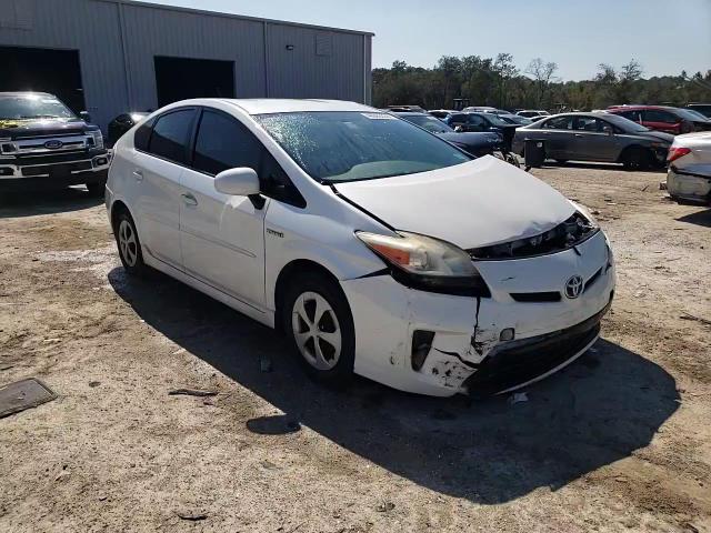 2013 Toyota Prius - Image 14