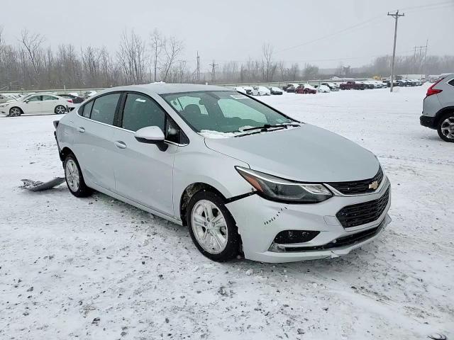 2016 Chevrolet Cruze - Image 13
