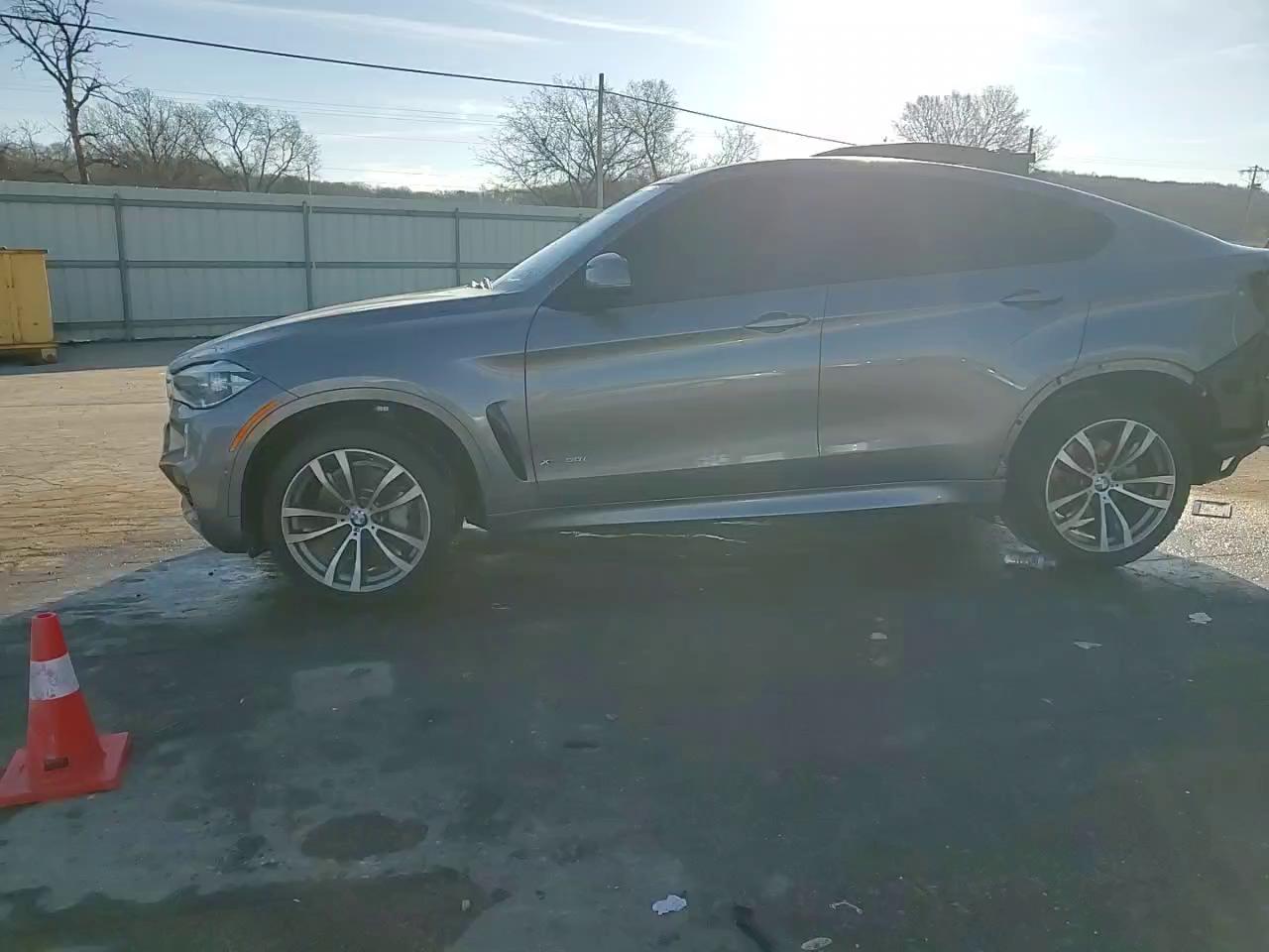 Фото: 5UXKU6C50J0W39048