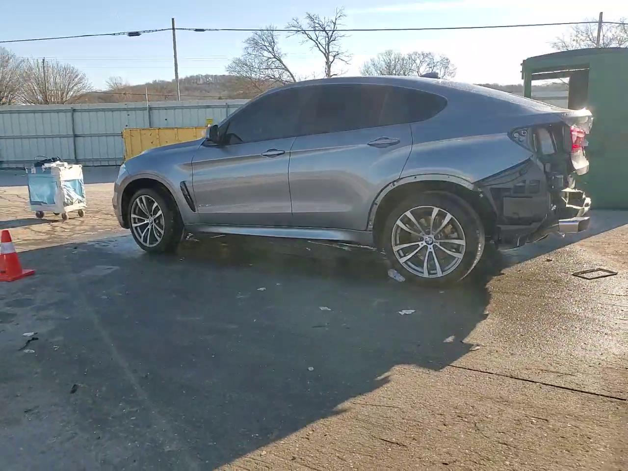 Фото: 5UXKU6C50J0W39048