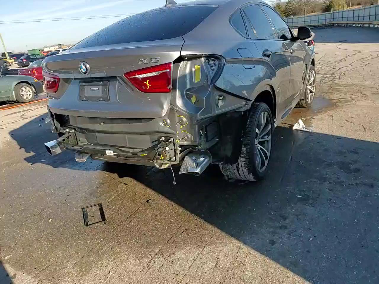 Фото: 5UXKU6C50J0W39048