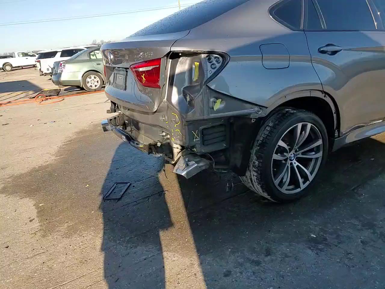 Фото: 5UXKU6C50J0W39048