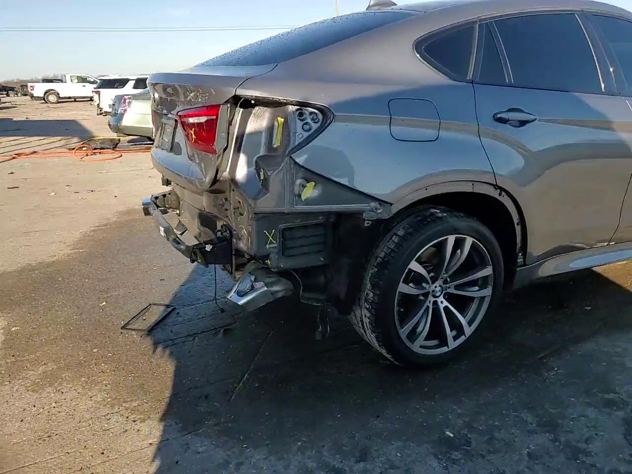 Фото: 5UXKU6C50J0W39048