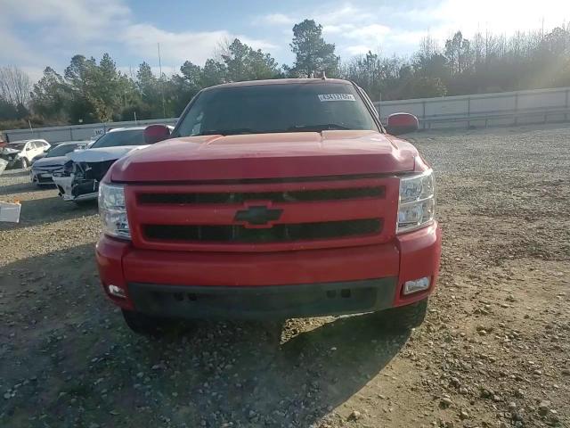 2007 Chevrolet Silverado - Image 11
